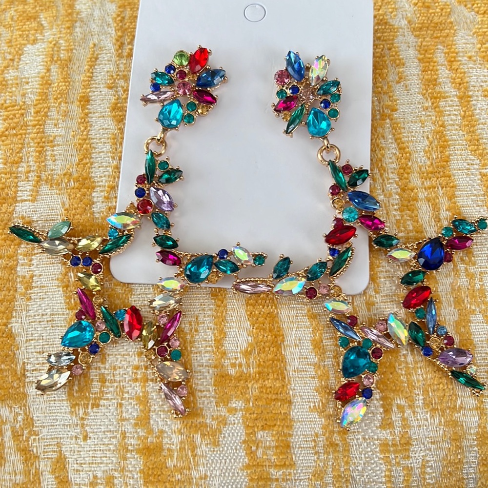 MULTI COLORED STAR SHAPE EARRINGS